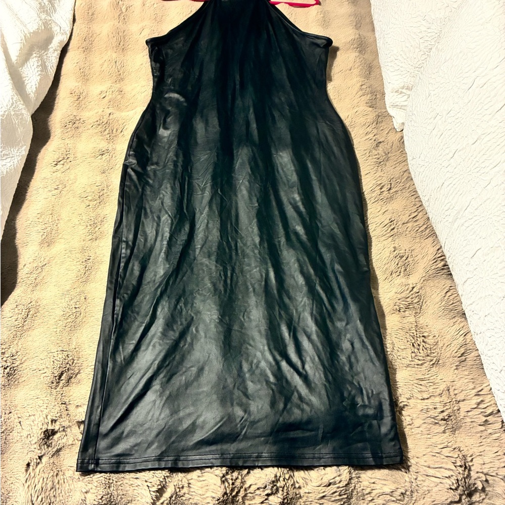 SHEIN Black Satin Finish Top